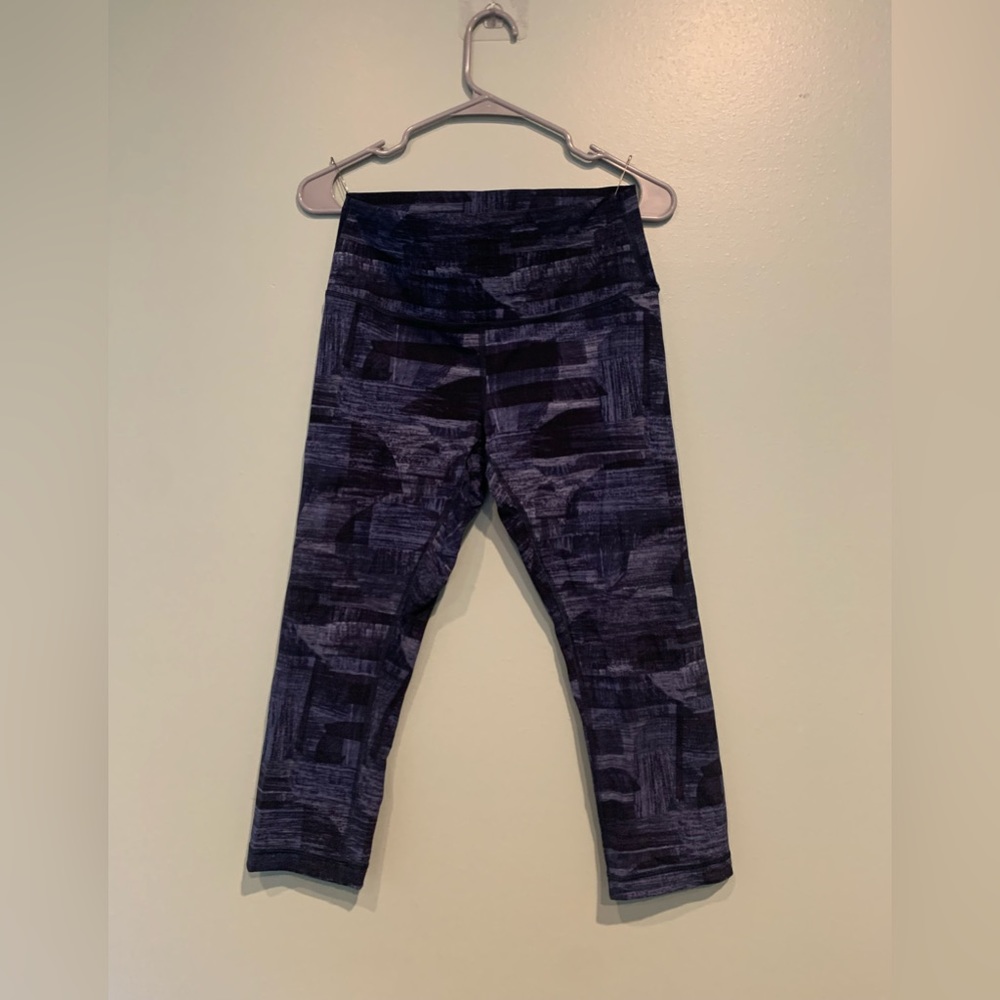 Lululemon Capri Leggings. Blue design. Size 10.